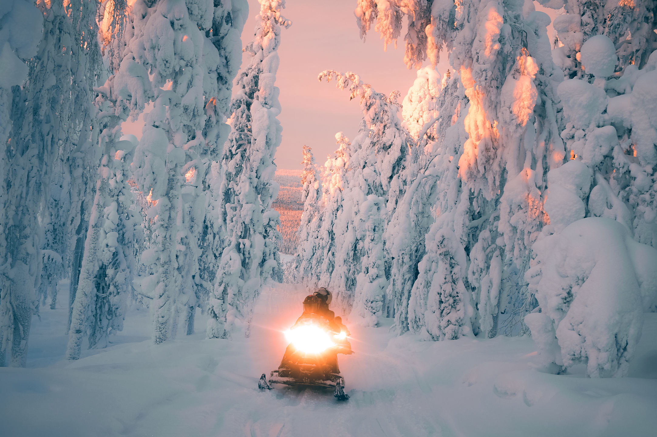 moottorikelkkailu_snowmobiling_yllas_lappi_lapland