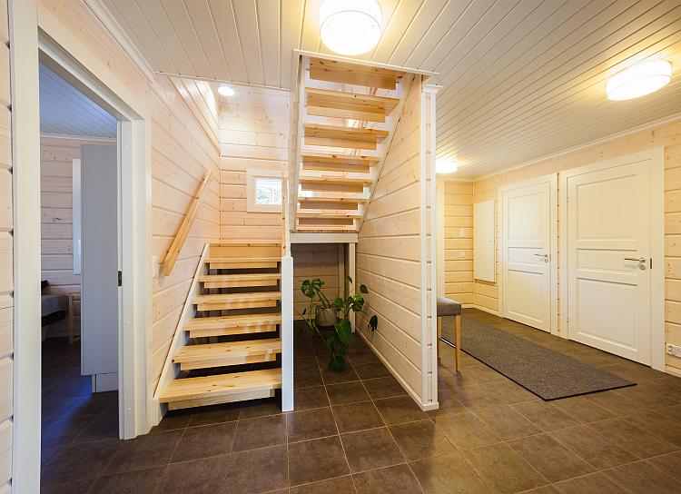 oskari_alapohja_eteinen