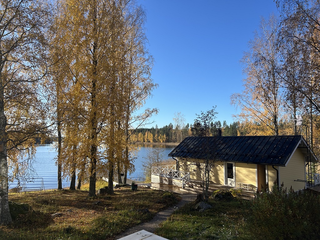 Näkymä pääreknnukselta saunalle