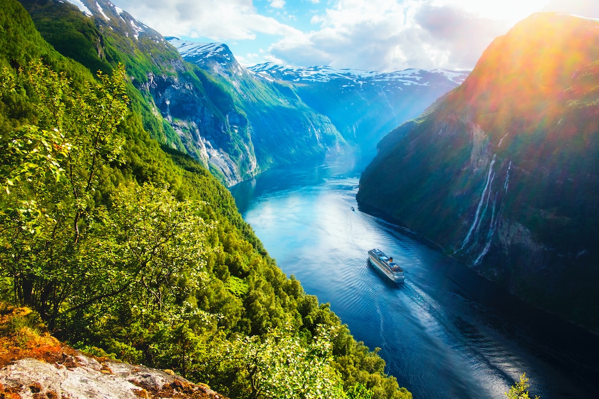 Breathtaking view of Sunnylvsfjorden fjord and famous Seven Sisters waterfalls, near Geiranger village in western Norway. SSUCv3H4sIAAAAAAAEAI1W23LbIBB970z/waPneIaLhKT+Q/sDmT5gQDYxEi4guWkm/14k2YnEapI82VoOsOdwduHl+7fdLjtwr0X2Y/cyfsVvbUzvg+NB2y6G0cMtrqQO1mluxuAYe51GMh946L3y4xK3kOBBHSN2Dt7m3/d5nL9394FpMM6IQ9mvuJRT2cNixPeHceSn9kIZwztle5/dx18fPlhsv7XO+9T5z+87PX5UnXieSCzIOWUUn8k9ztDsfA3KtUtmR6Ud747KLdllLK/zKkt2aZ6sk2sYJSRPYZ11V/68xmFW1QA367XCoQLRFOf7tk3TI1UF0vOCd1J3fNA83bzEKfhkjZZplqjAgE0006DMCocRyylKgQfF+6Cbfo1lDFGwZnSCjNleEvKkrhkgpRIyFJMN5qpb23PcFwFcsL3Tvk3IUIbLFNnavgtcd8neCJON0w6nhActAOzgFA+nwM+6OyaiIwqOfNJyfThVWSKguT/pywqV46hiBVR8M/mGhYuiBtn683PqN1ykoGtsFMCWGDgNuIwiBhIcuLj3rE/8KIztpU+3hcUaXCINQ4SCc46nd1Sfl6pwvfYq9U3O6vcuFSfWJdDI2dZLvi6JmuQVSORg+rQacAnIT5I33Ji0JjBI2ajjWqWS5ITWwEJzTYREA1rC+rY2JLojWoN9T/qcCoorYPCIAoWwhRNGN01qH7LRJQbV7XzkoZzfbatUk6IE2XIZJ260YQQ9wFv+70vFK5UPsQ1v2hlkLuPVaIekjihBpIInoP5ejAWpYgyAFy1GTv5P6ilaMlCf/mJUvDfk58SusW0rNz4wvnAdtPxp1EGAZYEEDW/HZ0HSQtlbiYw/txt90FLZxVuF91LbxWU+WMHNuBRdTLo4LeaDu0+z4TQp/vbkiZRsuwh0NkzPhmyu79jDwqhkhinO62h7XBVFgXKS4+z+jrLirOXyHTUpmuUIFwUriz2ShOxzhpt9XRC2PzQCSxR5yukif/0PiJfXis8JAAA=