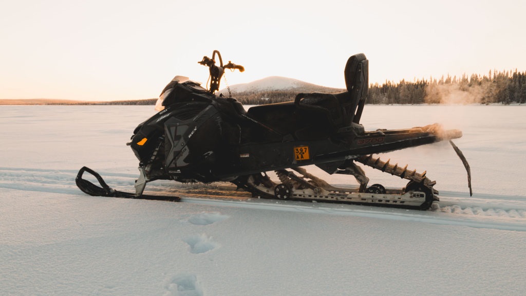 Motorschlitten Tiefschneefahren-Deep Snow Extreme in Levi