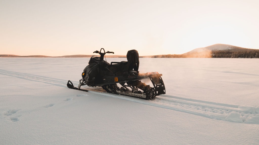Motorschlitten Tiefschneefahren-Deep Snow Extreme in Levi