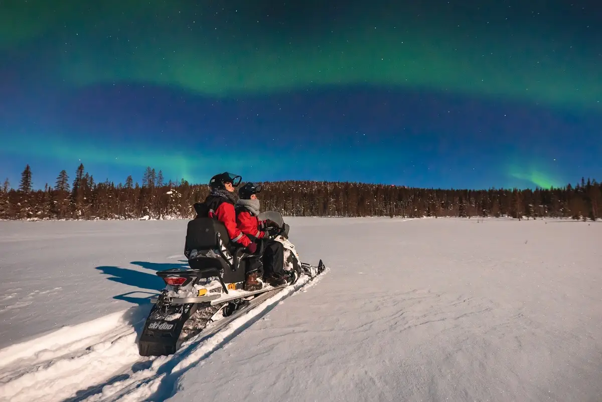Motorschlittensafari durch Fjäll-Lappland in Muonio
