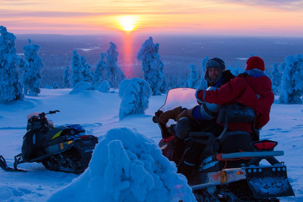 Motorschlittensafari durch Fjäll-Lappland in Muonio