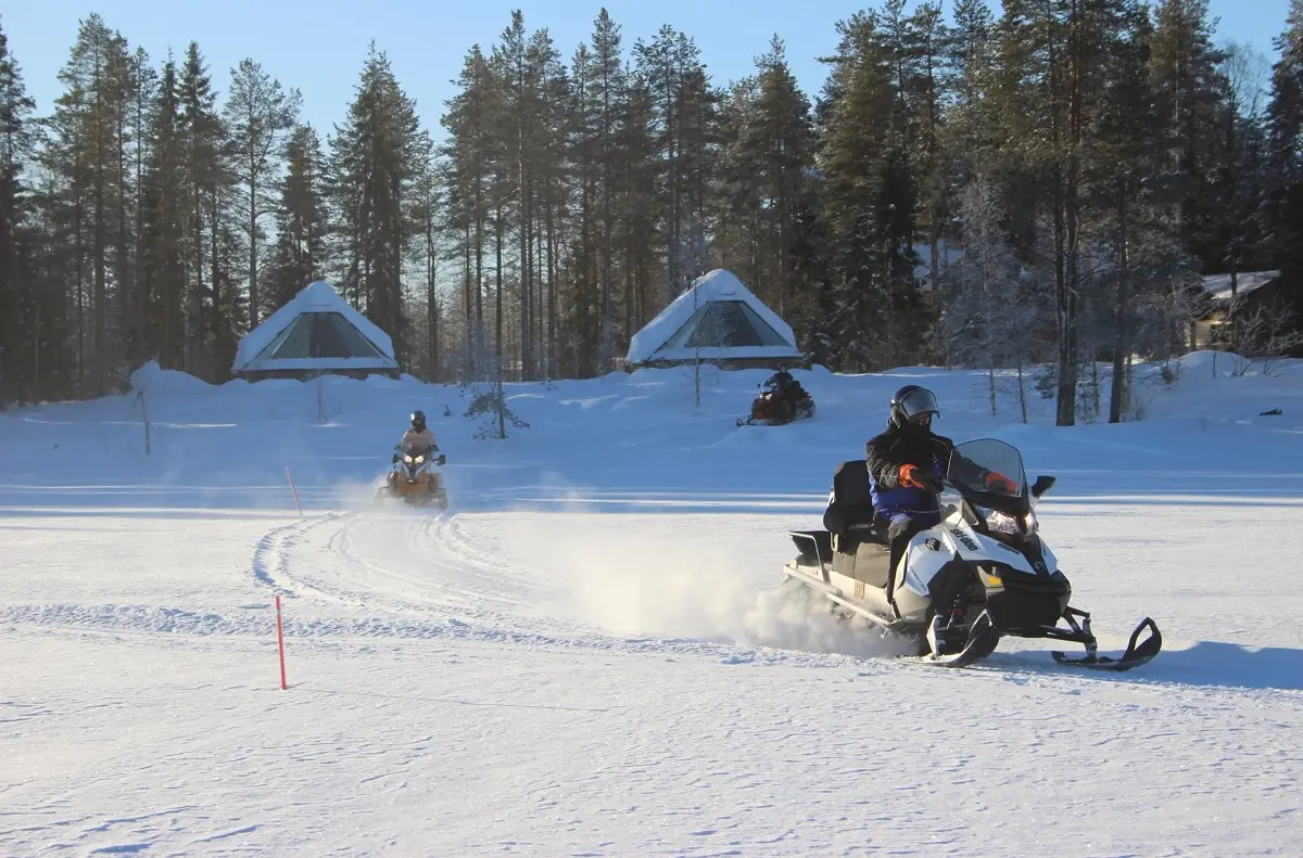Schneemobilerlebnis in Saija
