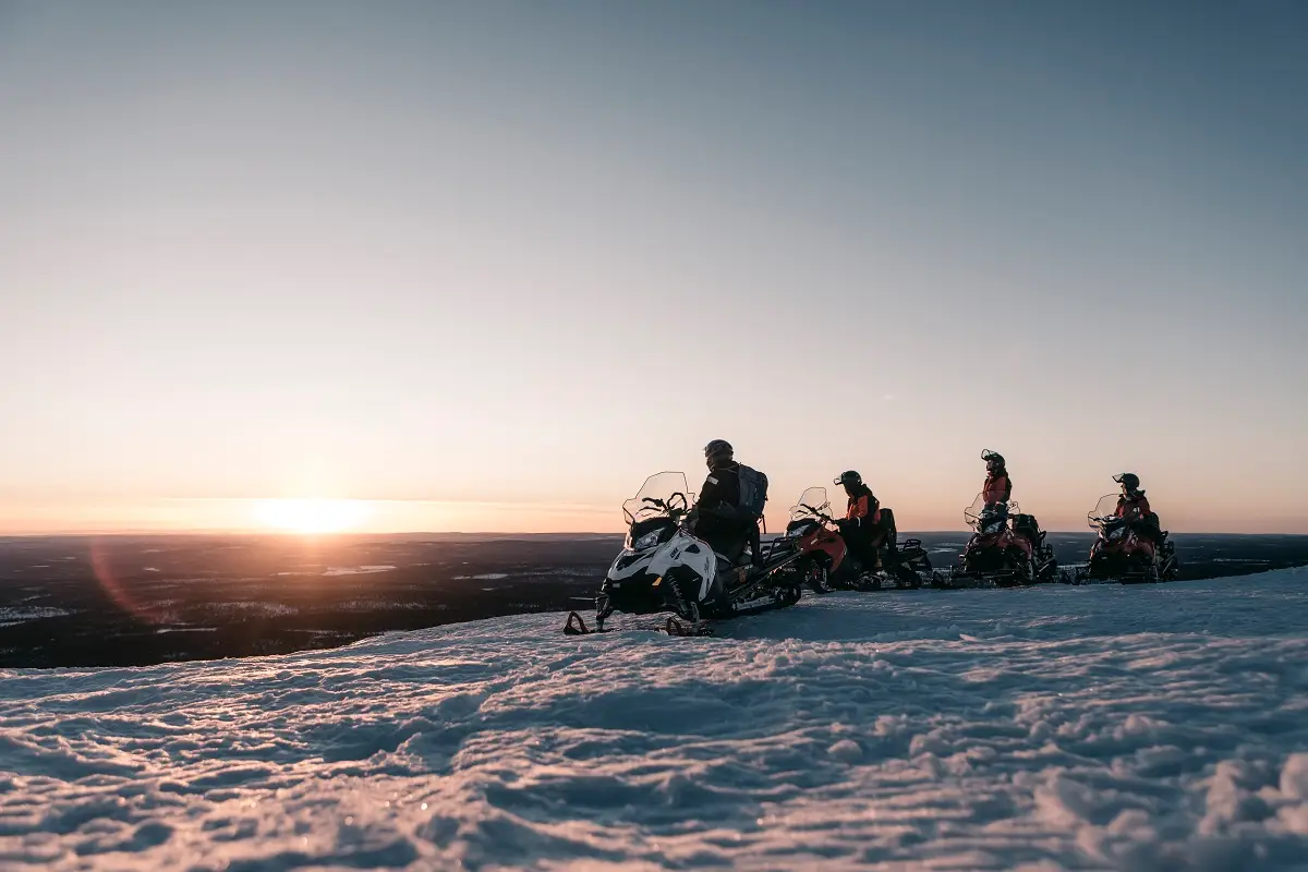 Schneemobil-Abenteuer durch Lapplands Wälder_06