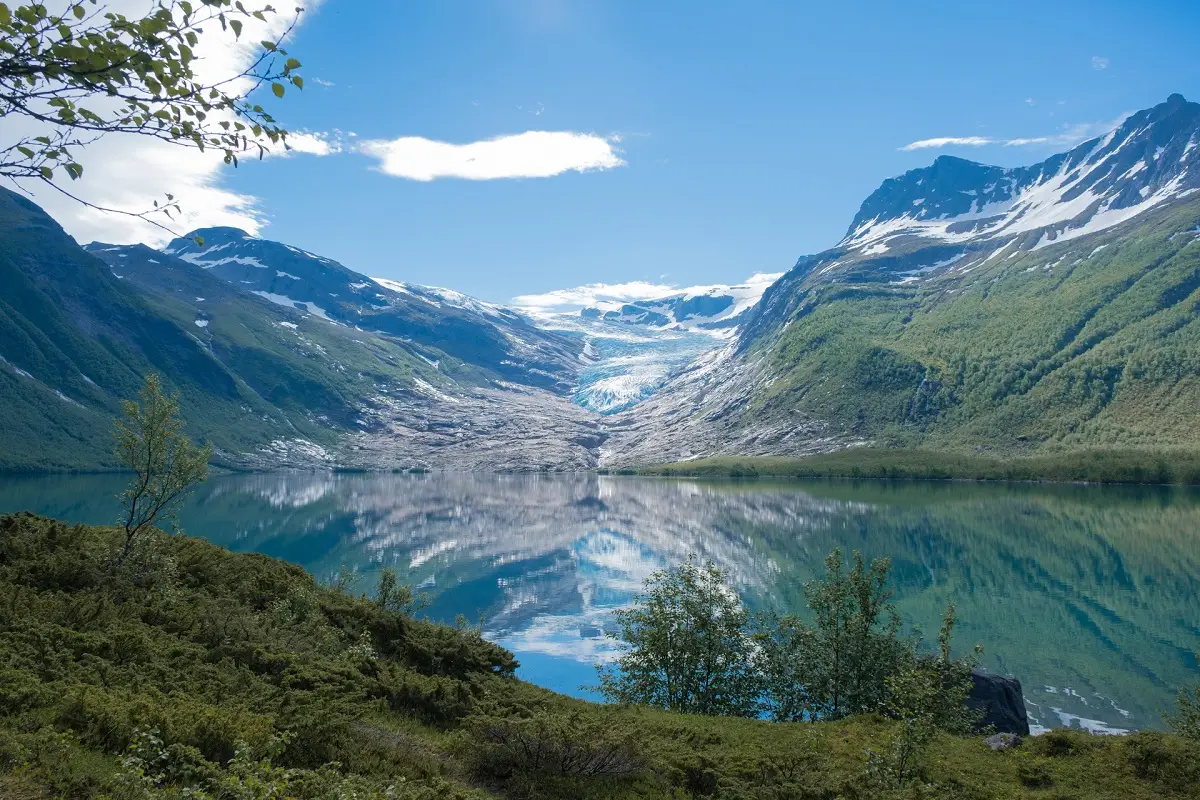 Engenbreen, Svartisen i Meløy-Emilie Solbakken - Visit Helgeland